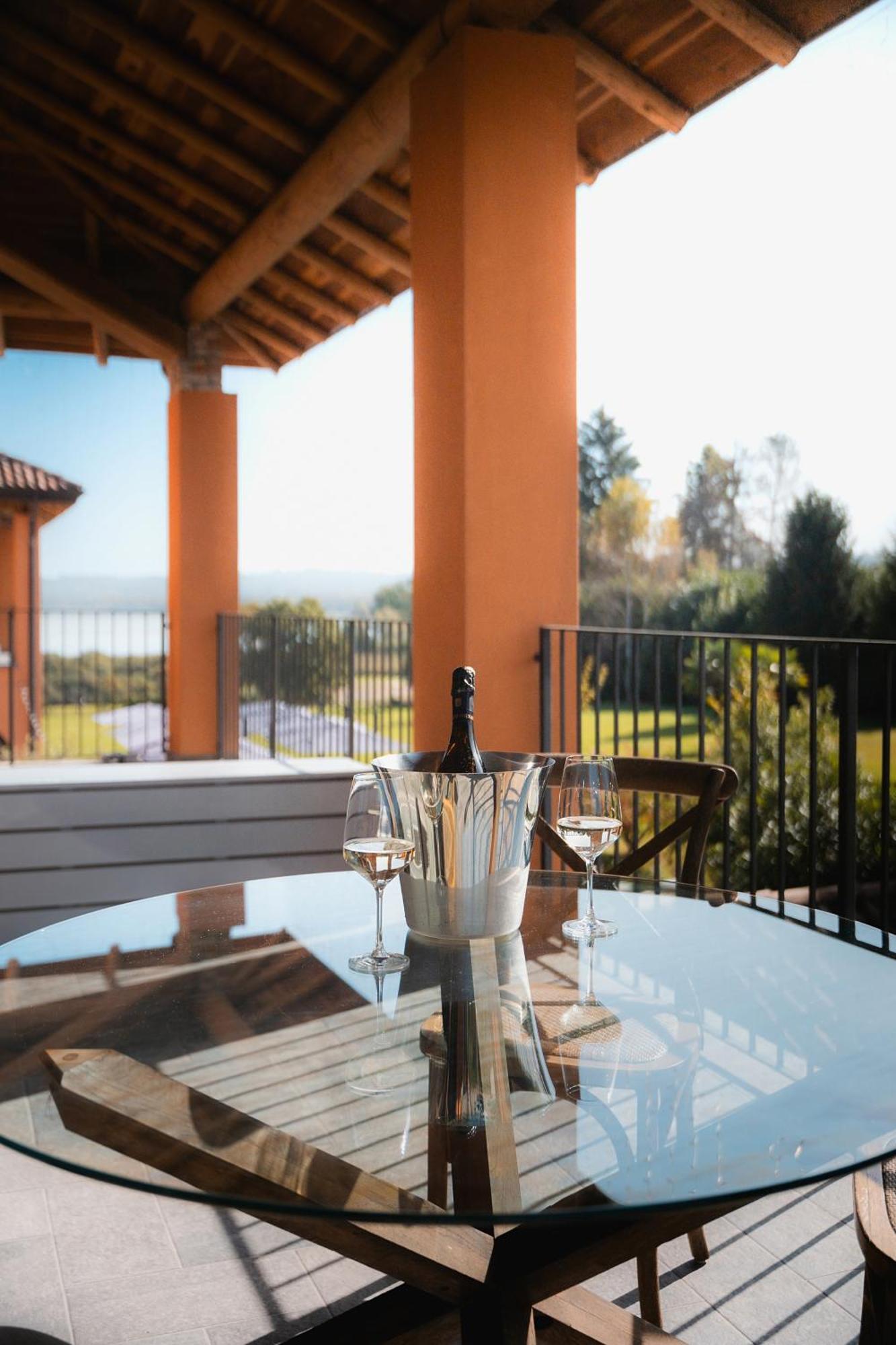 Hotel Equirelais Lomnago Exterior foto