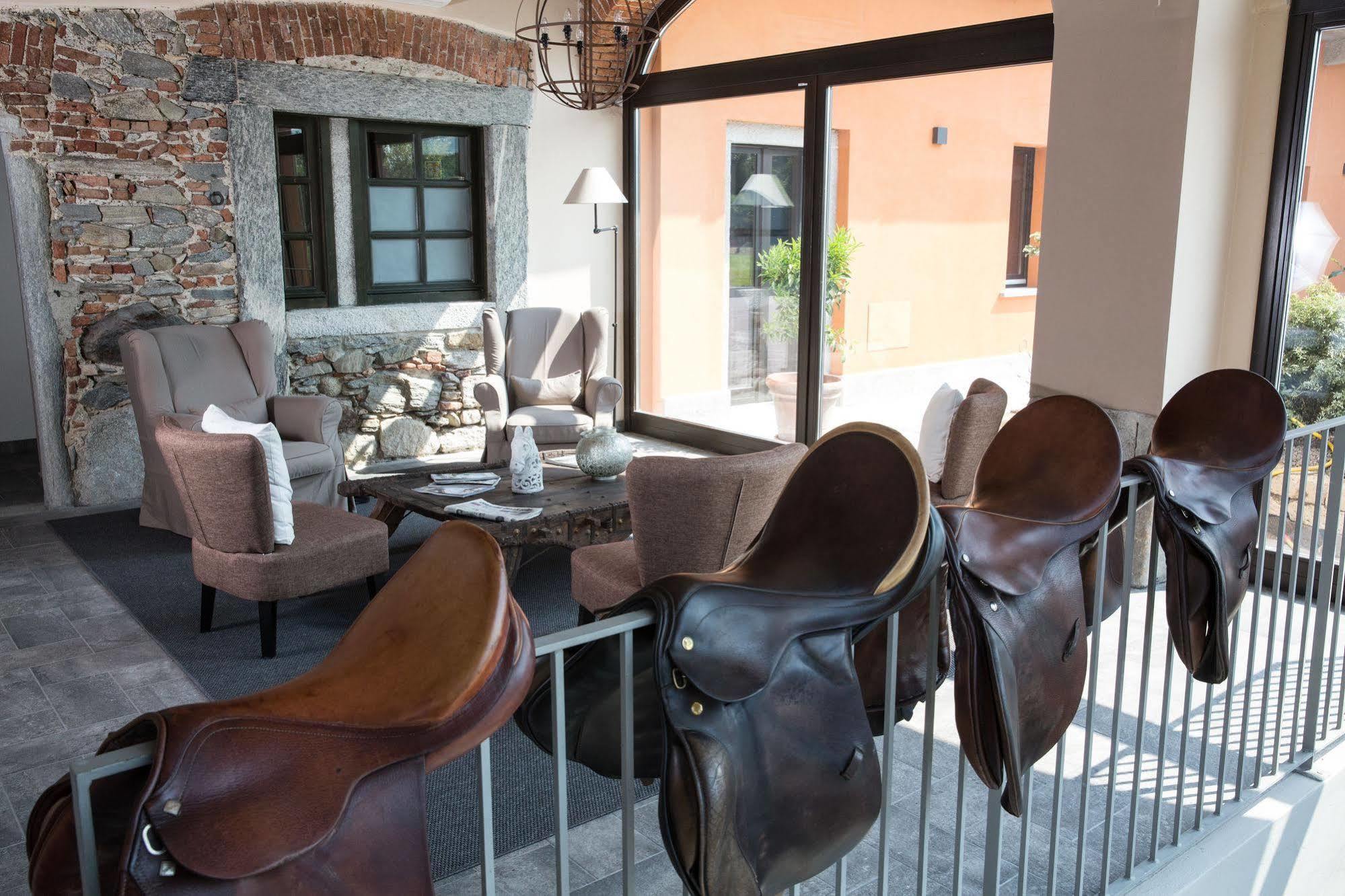 Hotel Equirelais Lomnago Exterior foto
